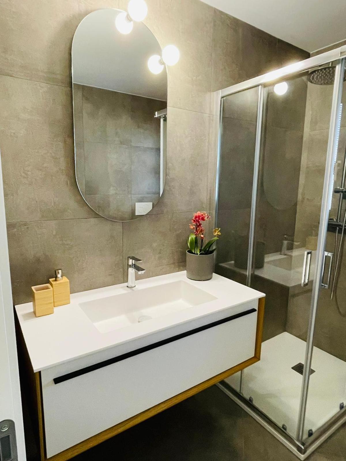 Elisa Apartments B - In Front Of The Walls Of ลุคคา ภายนอก รูปภาพ