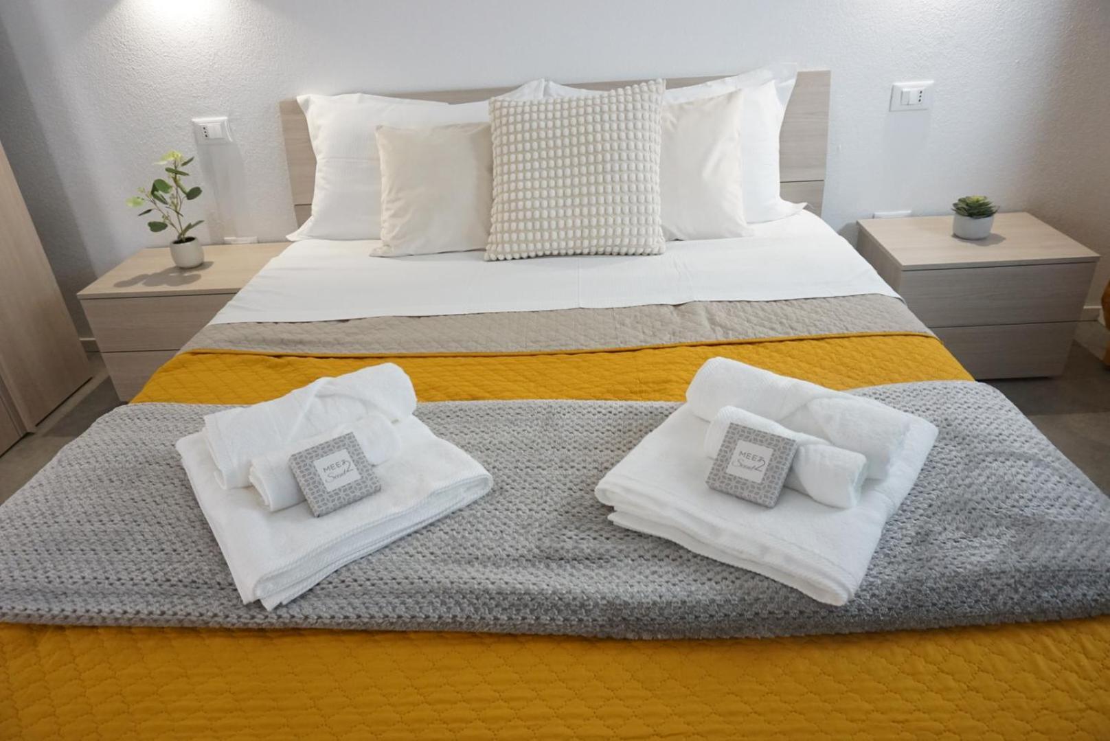 Elisa Apartments B - In Front Of The Walls Of ลุคคา ภายนอก รูปภาพ