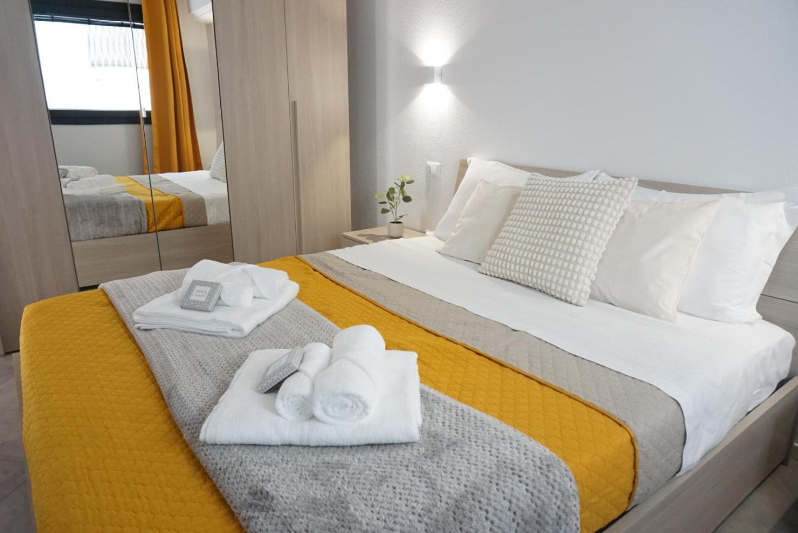 Elisa Apartments B - In Front Of The Walls Of ลุคคา ภายนอก รูปภาพ